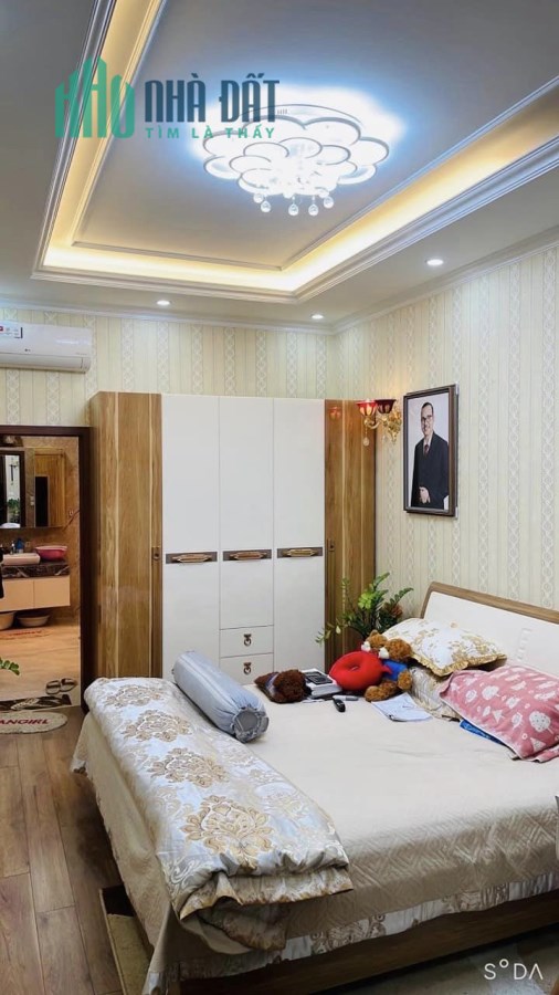 Bán nhà Mặt phố Hoàng Hoa Thám, hiếm có khó tìm, 60m2, 6 tầng, giá 13 tỷ
