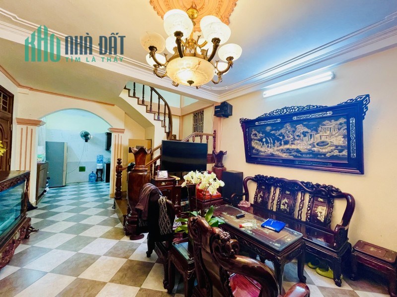 Bán nhà Vương Thừa Vũ _ Quan chức_ rộng thoáng_ DT: 45m2 giá 3.6tỷ.