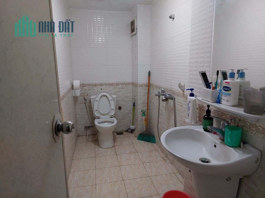 Cho thuê mặt bằng tầng 1 Lạc Long Quân, 40m2, mt4m, kinh doanh, 7 triệu, Tây Hồ.