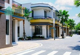 nhà ĐẸP Bến Lức, khu dân cư V.I.P dọn vào ở ngay,sổ hồng riêng