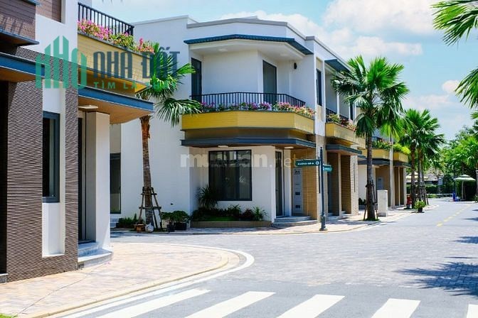 nhà ĐẸP Bến Lức, khu dân cư V.I.P dọn vào ở ngay,sổ hồng riêng