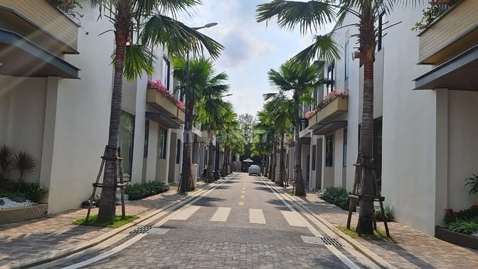 nhà ĐẸP Bến Lức, khu dân cư V.I.P dọn vào ở ngay,sổ hồng riêng