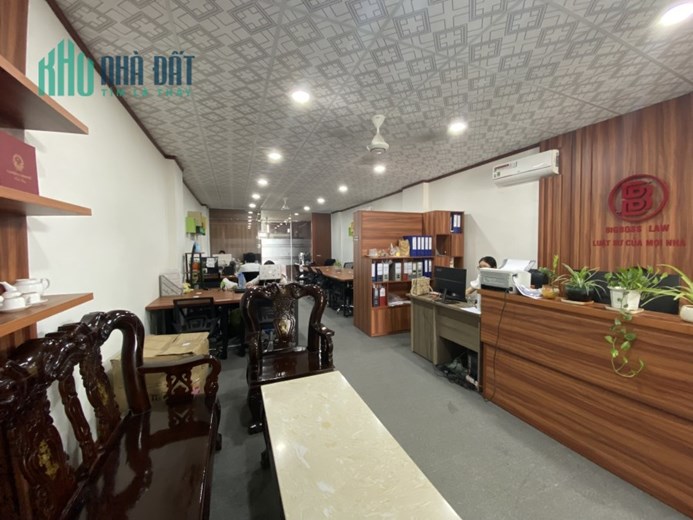 Hiện tại mình đang cần cho thuê 1 trong 2 tầng của tòa nhà phù hợp để làm văn phòng.