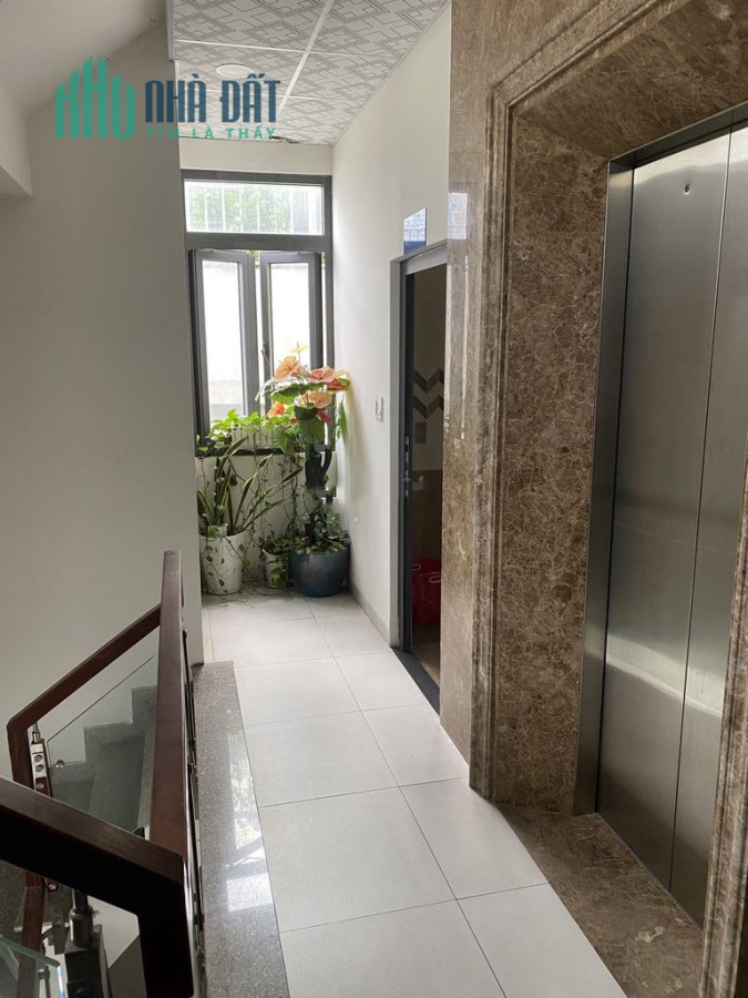 Hiện tại mình đang cần cho thuê 1 trong 2 tầng của tòa nhà phù hợp để làm văn phòng.