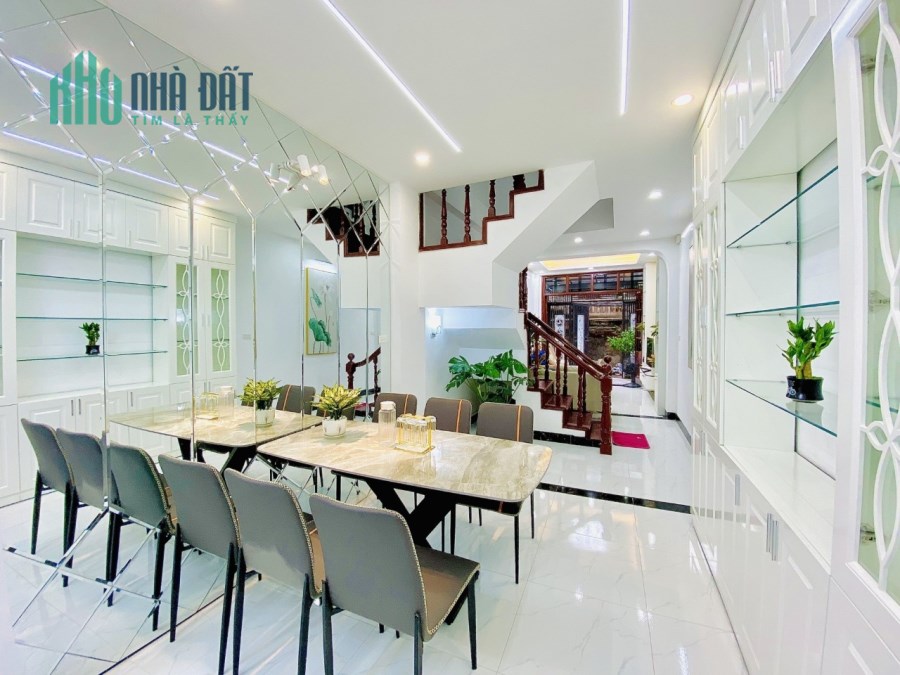 Siêu phẩm. Bán nhà phố Khương Trung. 50m2, 4 Tầng, hơn 5 Tỷ. Ô TÔ. 2 MẶT THOÁNG. 0968084286