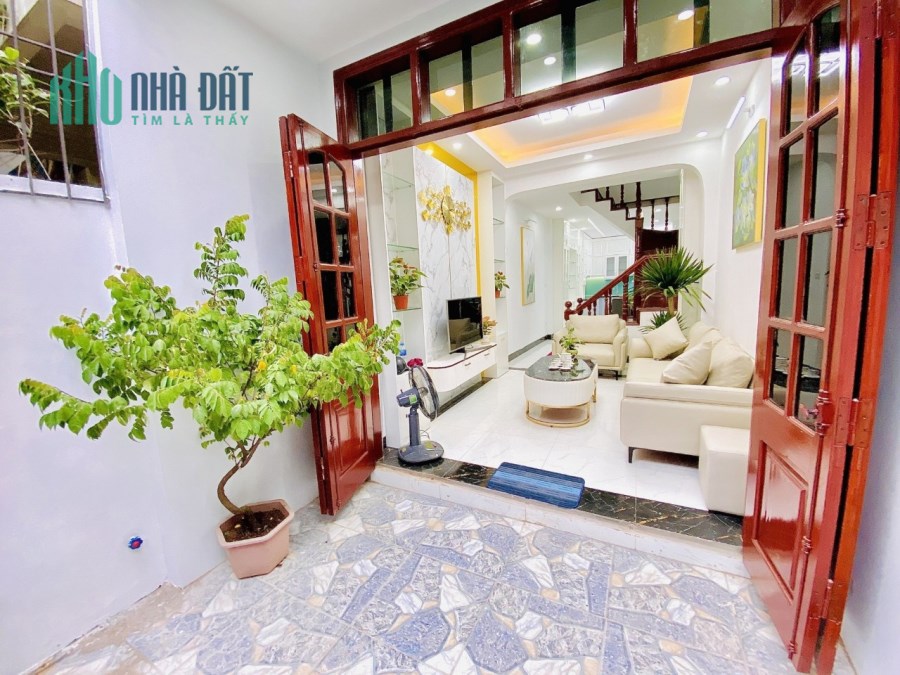 Siêu phẩm. Bán nhà phố Khương Trung. 50m2, 4 Tầng, hơn 5 Tỷ. Ô TÔ. 2 MẶT THOÁNG. 0968084286
