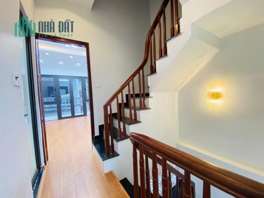 Bán nhà Trung Liệt, Đống Đa ô tô, kinh doanh 41m2, 4 tầng, mặt tiền 4,1m giá 9,5 tỷ.