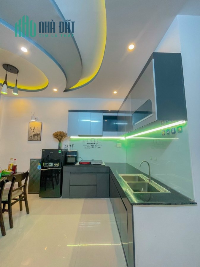 Nhà 90m2 xây 2 tầng kiệt ô tô gần mặt tiền Tô Hiệu