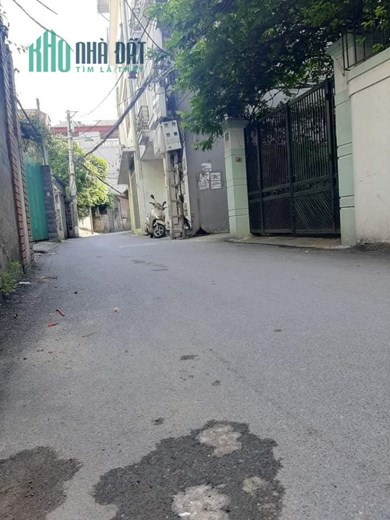Bán  nhà Bổ Đề, Long Biên 3 tầng 51m2, gần phố. Giá chỉ 6 tỷ 2