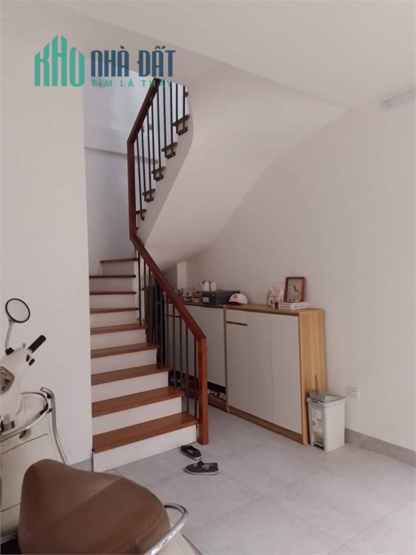 Cho thuê mặt bằng kinh doanh lô góc mặt ngõ Thái Thịnh MT 5.5m, giá 8tr/tháng