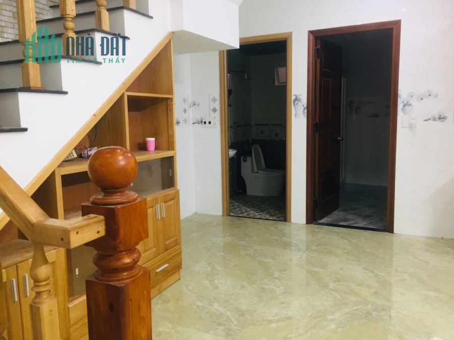 150m2 Kiệt Trần Cao Vân Chỉ 2 tỷ x... 3 tầng có PN trệt. Liên hệ ngay 0702316547