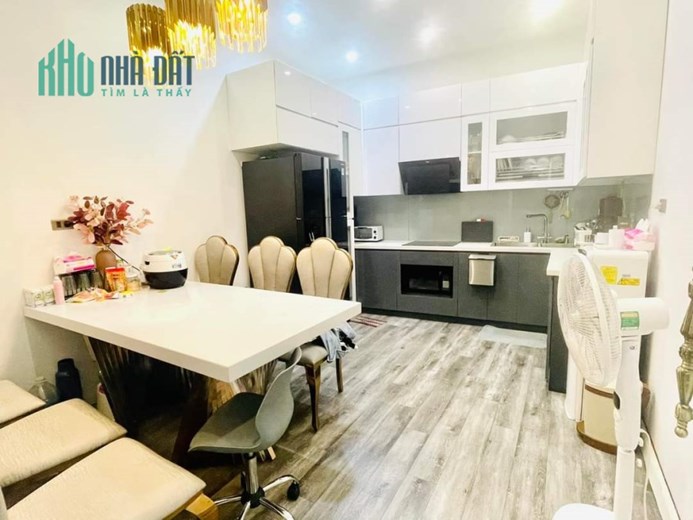 Bán nhà Mặt phố Kim hoa Đống đa Vỉa hè ,kinh doanh Diện tích 52m 5 tầng giá 13.5 tỷ .