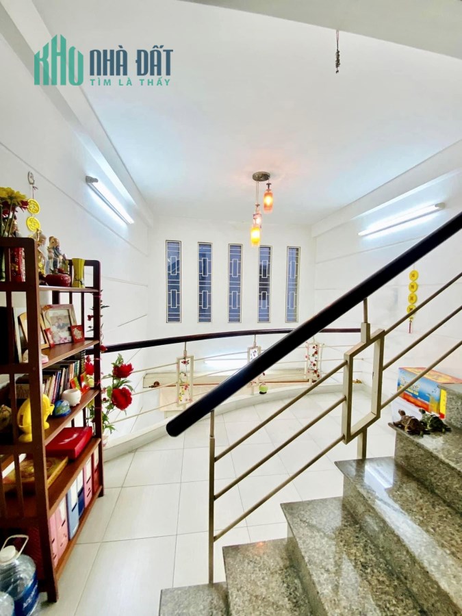 SIÊU HIẾM. CHẬM LÀ MẤT - NHÀ MỚI - HXH - Q3 - 3 LẦU 4 PHÒNG - 6,5 TỶ