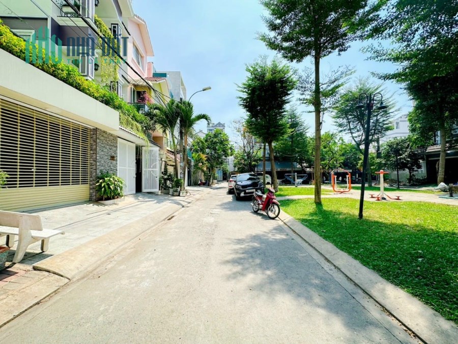nhà MT đường số Tân Quy, trung tâm Quận 7, 116m2, 5.5x20m, chỉ 9 tỷ