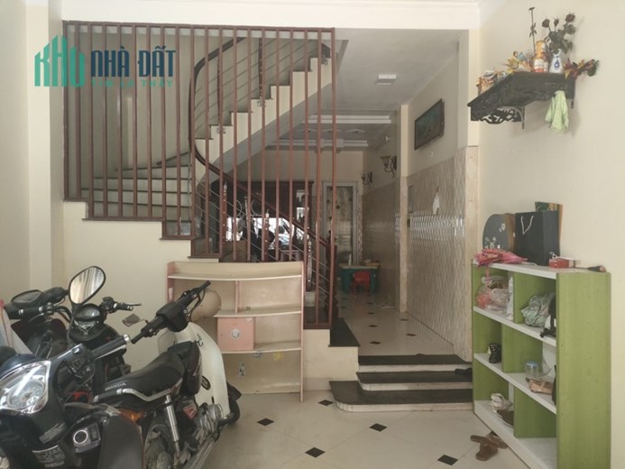 Bán nhà gần Bệnh Viện Phương Đông, Đại Học Mỏ 33m2  4.56 tỷ.