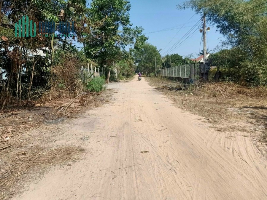 Bán 108m2 đất X.Trường Tây, H.Hòa Thành, T.Tây Ninh, SHR, 490tr. Lh:0942582202 :