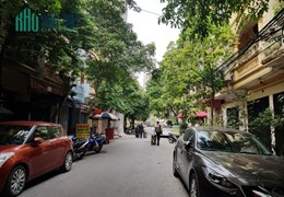 Nhà lô góc  kinh doanh viả hè ô tô phố Thành Công Ba Đình 8 tỷ.