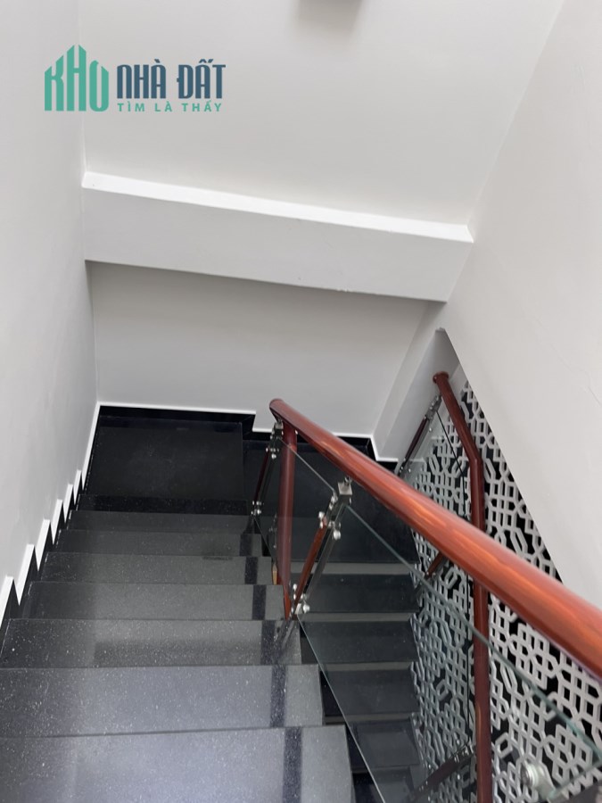 Cần tiền bán gấp Nhà đẹp khu Anada đường Phù Đổng Thiên Vương, Đà Lạt giá 10.5 tỷ