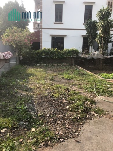 Bán đất Đông Dư, Ba Thoáng, 50 m2, MT 4 m, giá chỉ 32 tr/m2.