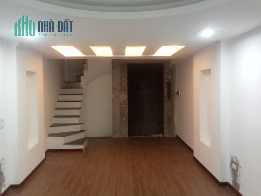 CHÍNH CHỦ CẦN BÁN NHÀ TRƯỜNG CHINH, DT 40 M, 6 TẦNG THANG MÁY