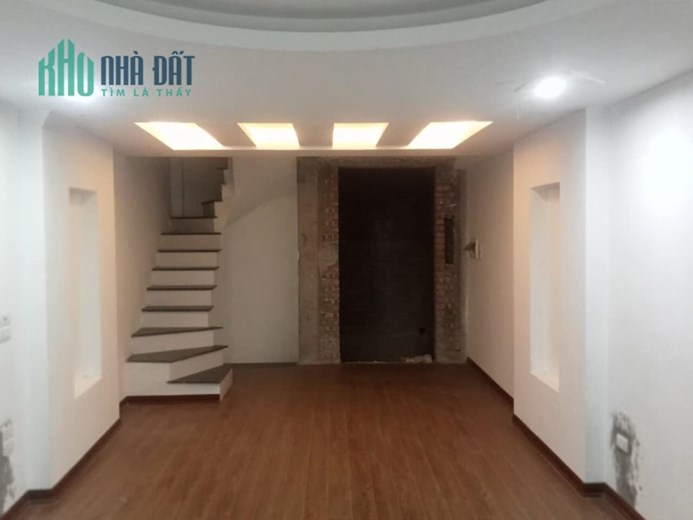 CHÍNH CHỦ CẦN BÁN NHÀ TRƯỜNG CHINH, DT 40 M, 6 TẦNG THANG MÁY