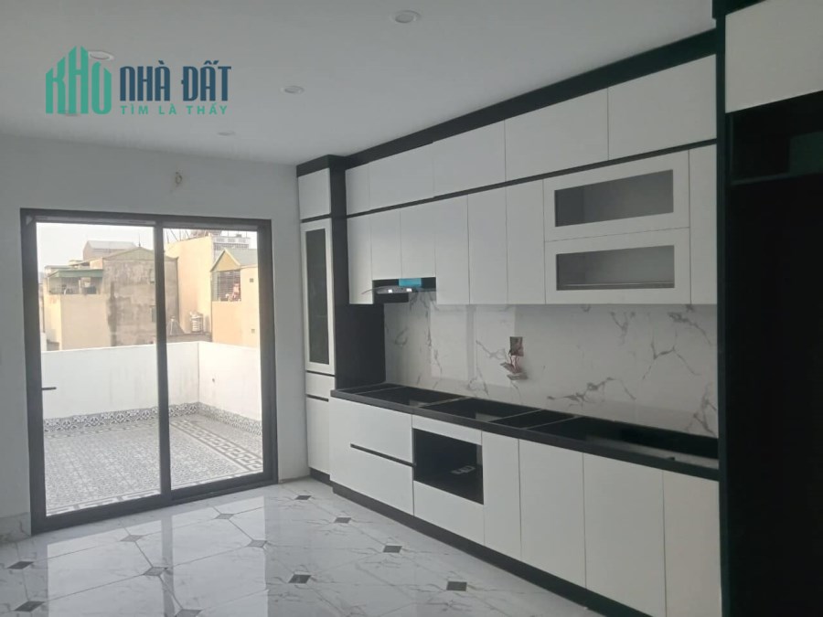 CHÍNH CHỦ CẦN BÁN NHÀ TRƯỜNG CHINH, DT 40 M, 6 TẦNG THANG MÁY