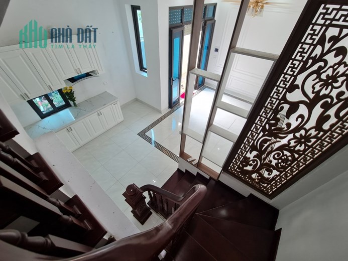 Bán nhà Phố Trạm, 45m2x5 tầng, ô tô đỗ cửa, full nội thất xịn, chỉ 4 tỷ