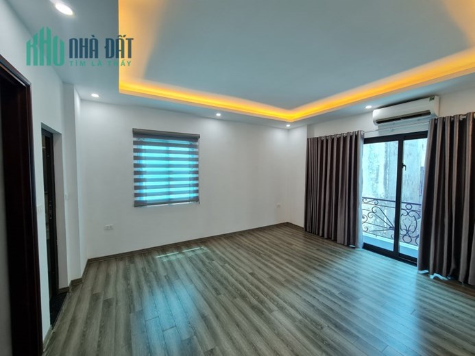 Bán nhà Phố Trạm, 45m2x5 tầng, ô tô đỗ cửa, full nội thất xịn, chỉ 4 tỷ