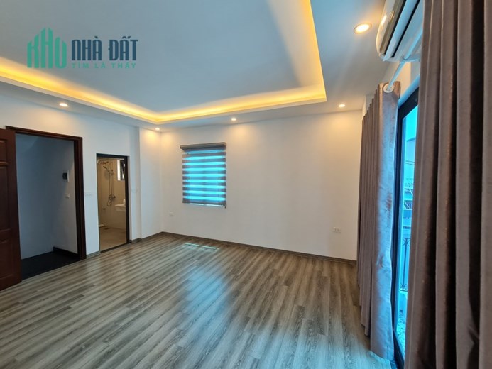 Bán nhà Phố Trạm, 45m2x5 tầng, ô tô đỗ cửa, full nội thất xịn, chỉ 4 tỷ