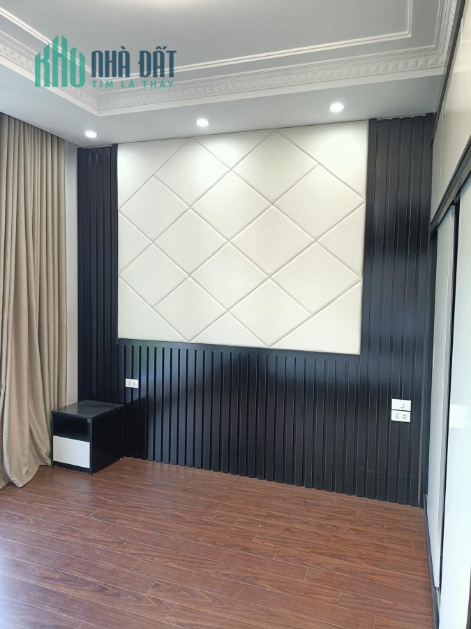 Bán nhà 60m2 Ngõ 276 Nghi Tàm, Tây Hồ Lô góc 4 thoáng Gara Ô tô tránh 8.2 Tỷ
