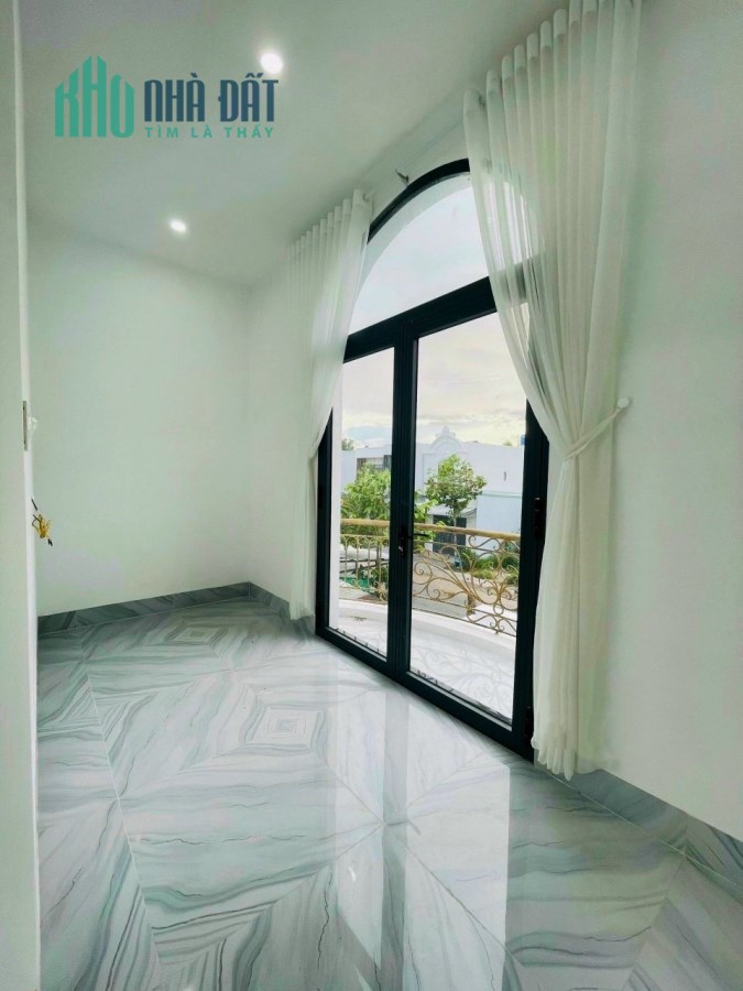 nhà ĐẸP 3 phòng ngủ,vào ở ngay,gần KCN Cầu Tràm,nhà đẹp dọn vào ở ngay