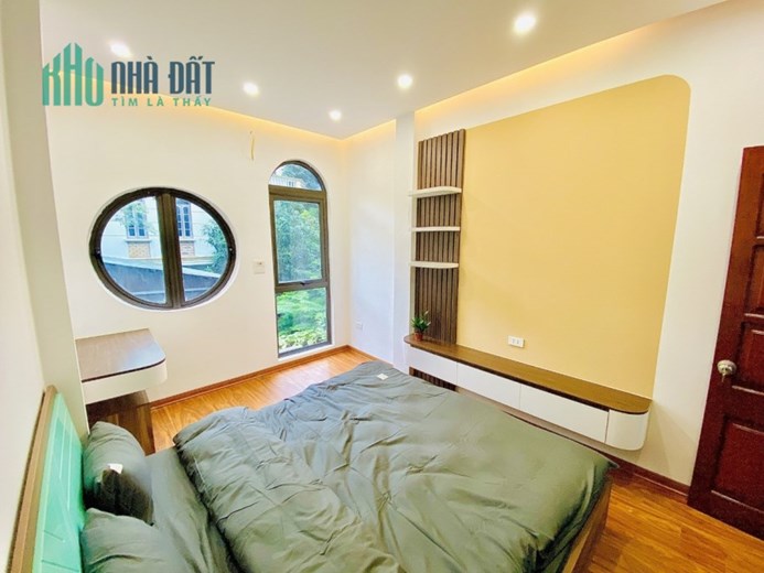 Siêu phẩm. Bán nhà phố Khương Trung. 50m2, 4 Tầng, hơn 5 Tỷ. Ô TÔ. 2 MẶT THOÁNG. 0378230032