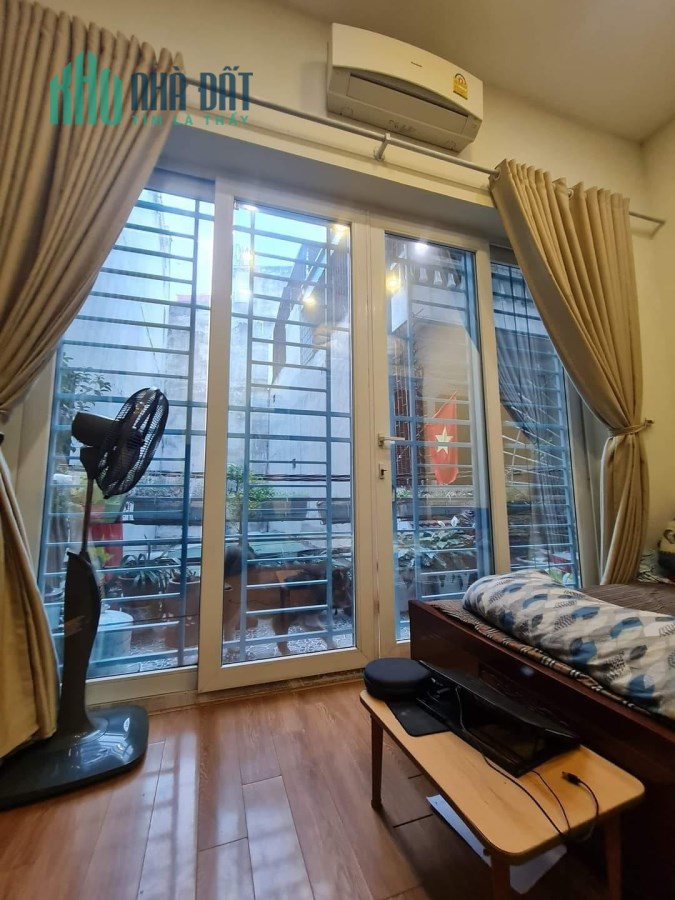 Hoàng Văn Thái 50m phân lô quân đội 5 tầng , ô tô đỗ cửa, vào nhà, 2 thoáng. giá nhỉnh 6ty