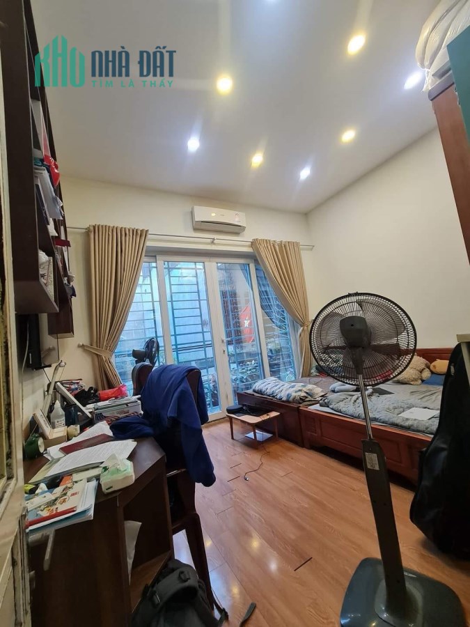Hoàng Văn Thái 50m phân lô quân đội 5 tầng , ô tô đỗ cửa, vào nhà, 2 thoáng. giá nhỉnh 6ty
