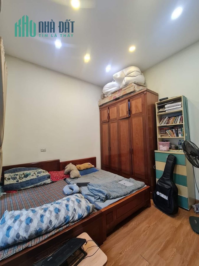 Hoàng Văn Thái 50m phân lô quân đội 5 tầng , ô tô đỗ cửa, vào nhà, 2 thoáng. giá nhỉnh 6ty