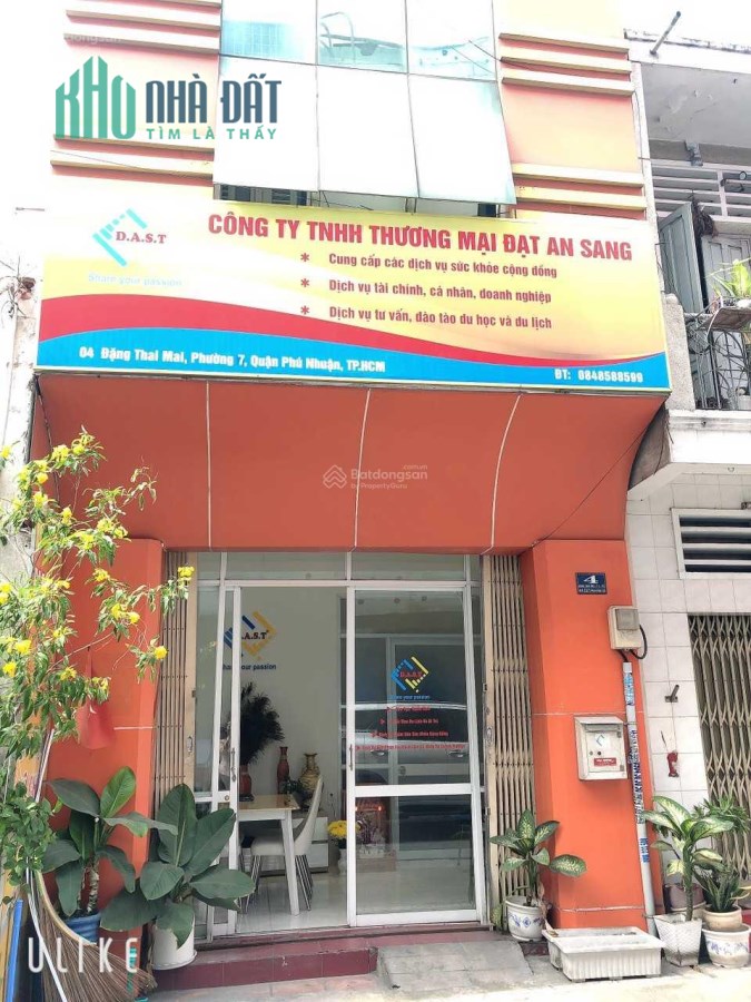 Cho thuê nhà mặt tiền trung tâm quận Phú Nhuận, 3 lầu 12,9 triệu/tháng