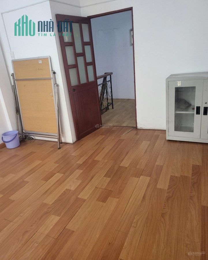 Cho thuê nhà mặt tiền trung tâm quận Phú Nhuận, 3 lầu 12,9 triệu/tháng