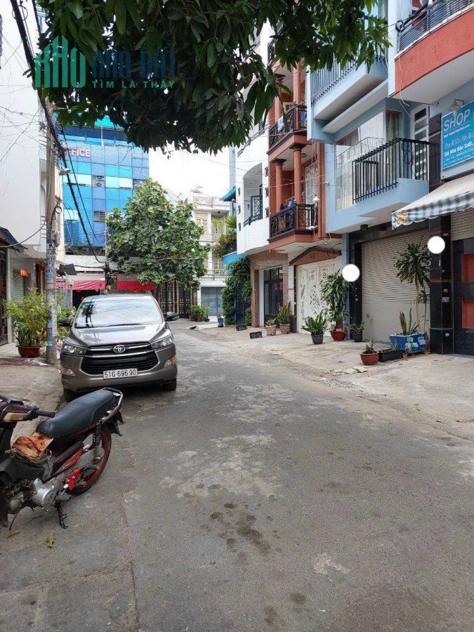 Bán Nhà HẺM 12M THÔNG - Chợ Hạnh Thông Tây, P.11, Gò Vấp ❤️⚡
- DT: 4m x 17m. Đúc 1 Trệt + 3 Lầu.