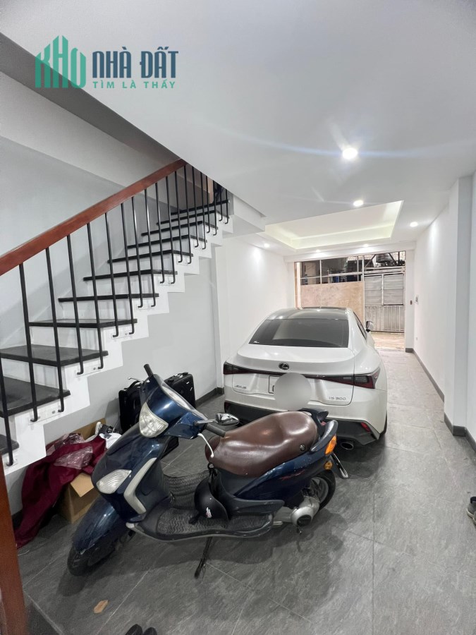 Bán nhà Ngọc Thuỵ, 50m x 3T, oto 7 chỗ, giá 3 tỷ 7 TL