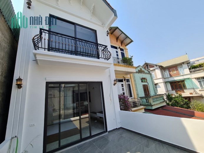 Bán nhà Thạch Bàn, 65m2x3 tầng, ô tô tải đỗ cửa, cạnh Aeon mall, nội thất đẹp, chỉ 5 tỷ