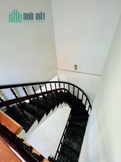 Rất gấp bán nhà Sư Vạn Hạnh, Hẻm xe hơi 5m, 5 tầng BTCT, 42m2, giá 7 tỷ 7.