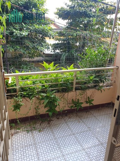 Rất gấp bán nhà Sư Vạn Hạnh, Hẻm xe hơi 5m, 5 tầng BTCT, 42m2, giá 7 tỷ 7.