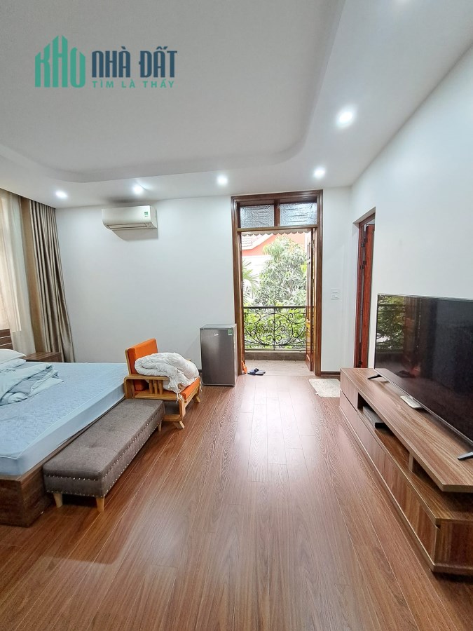 Phân lô ô tô tránh Dương Quảng Hàm, Cầu Giấy, 64m2, 5 tầng, giá 11.2 tỷ