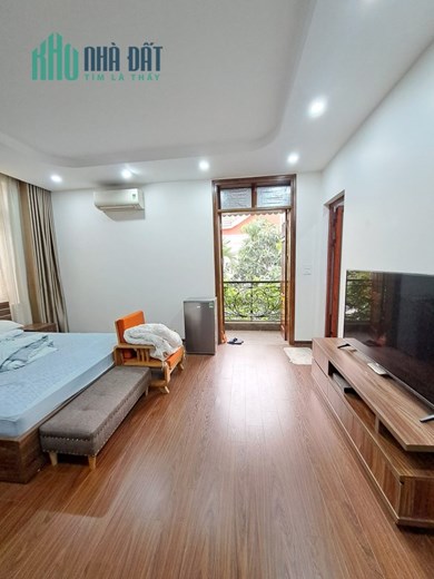 Phân lô ô tô tránh Dương Quảng Hàm, Cầu Giấy, 64m2, 5 tầng, giá 11.2 tỷ