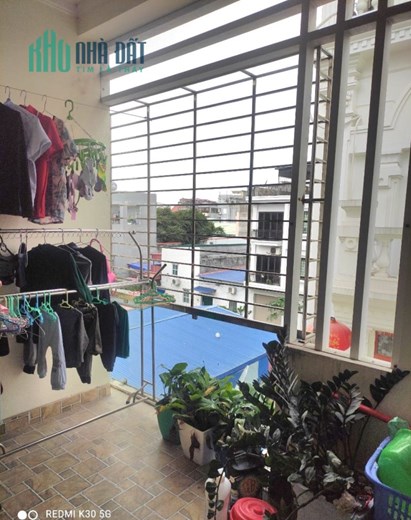 CHỈ 2TY450 CÓ NGAY NHÀ tại PHƯƠNG LƯU 43m2 x 3 tầng LÔ GÓC, khung cột chắc chắn Ô TÔ ĐỖ TRƯỚC CỬA