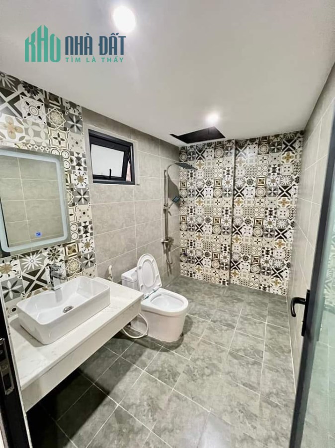 Cầu Giấy, gần ô tô, full nội thất hiện đại, 50m2, 5 tầng, giá chỉ 5.8 tỷ 0866585090