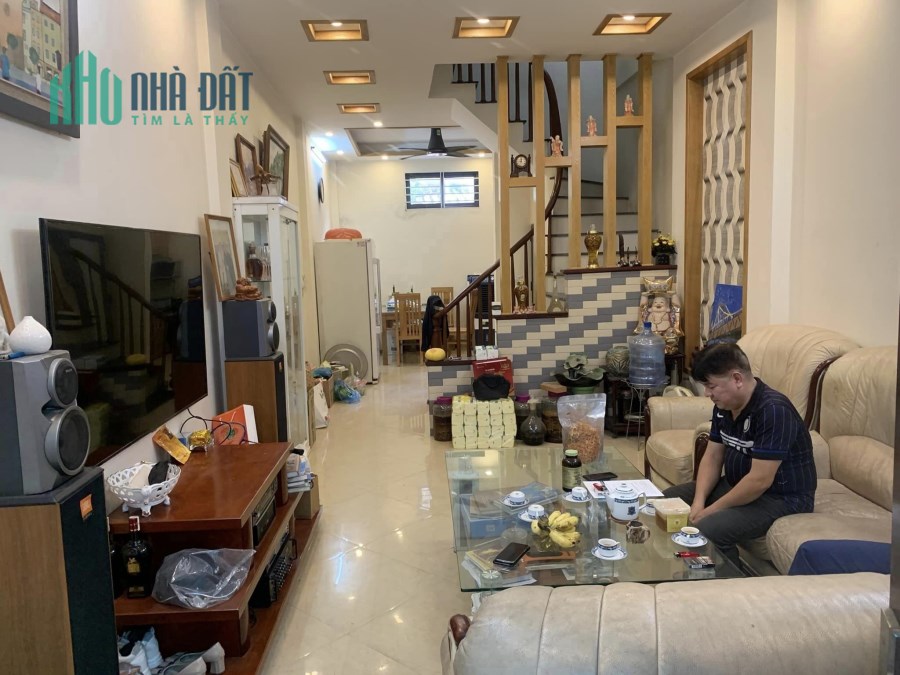 Chủ gửi bán nhà Lê Hồng Phong, Nguyễn Trãi, Hà Đông, Hà Nội 42m2x4 tầng, giá 4.5tỷ