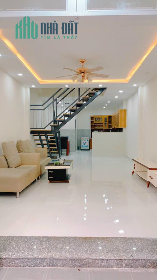 Bán nhà 1 trệt 1 lầu KĐT Phú Mỹ Hưng, Kế bên trường tiểu học Lê Văn Tám