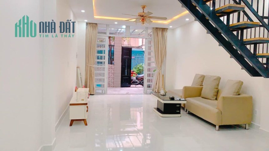 Bán nhà 1 trệt 1 lầu KĐT Phú Mỹ Hưng, Kế bên trường tiểu học Lê Văn Tám