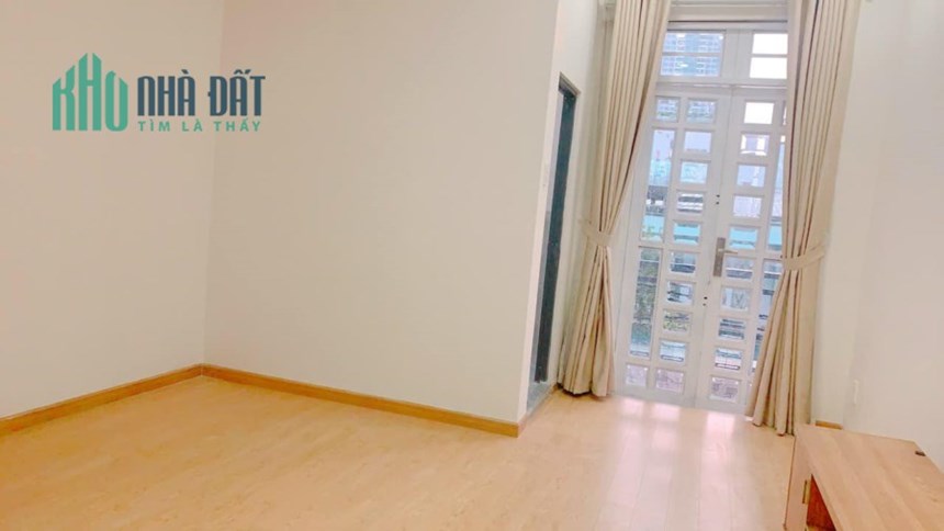 Bán nhà 1 trệt 1 lầu KĐT Phú Mỹ Hưng, Kế bên trường tiểu học Lê Văn Tám